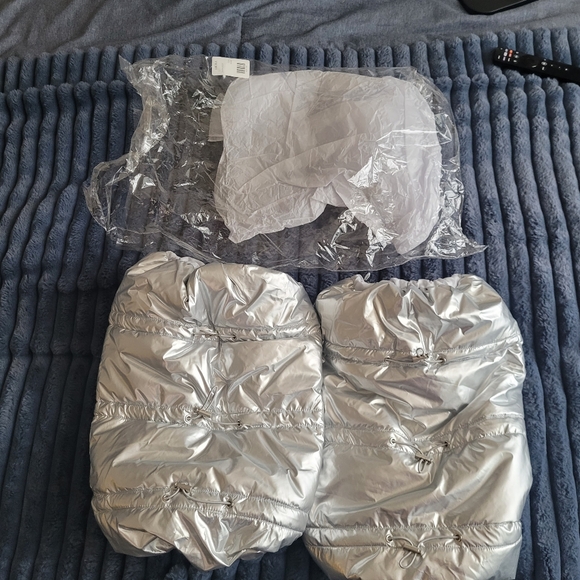 Akira Silver Puffer Leg Warmers - Picture 6 of 7